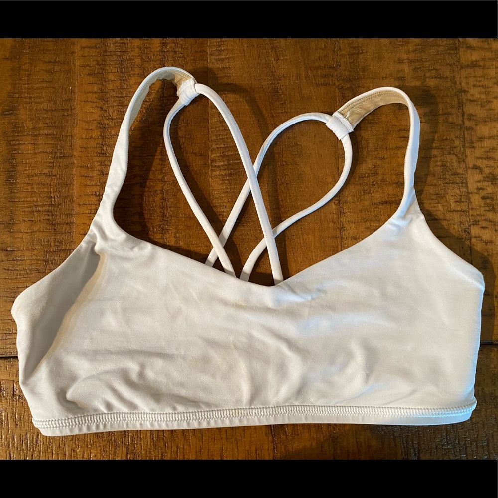 Lululemon free to be bra in white - size 6, EUC